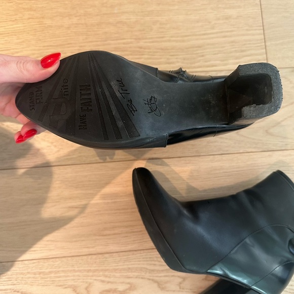 Fluevog leather ankle boots 38.5 - Picture 4 of 4